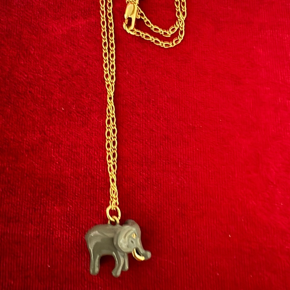 J. Crew Gray Gold Tone Lucky Elephant Pendant Necklace 13” Long - Picture 5 of 7